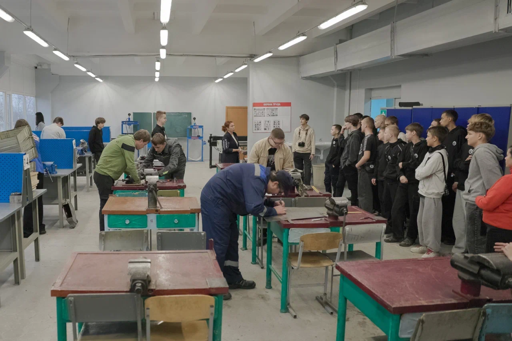 Школьники из Онеги попробовали себя в роли моряков и корабелов